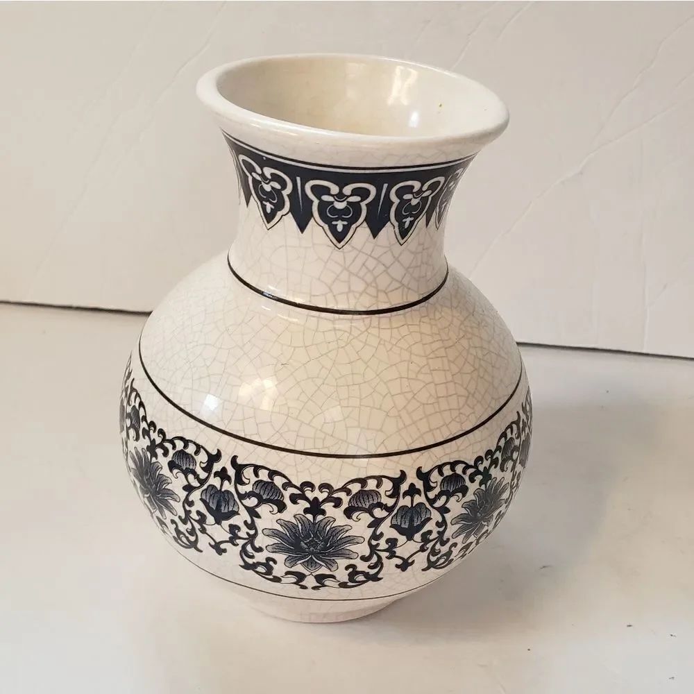 K's Collection Vase - Picture 2 of 7